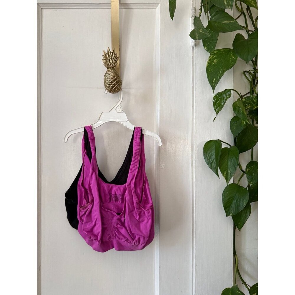 Hanes women’s size X-large pink and Black elastic bras